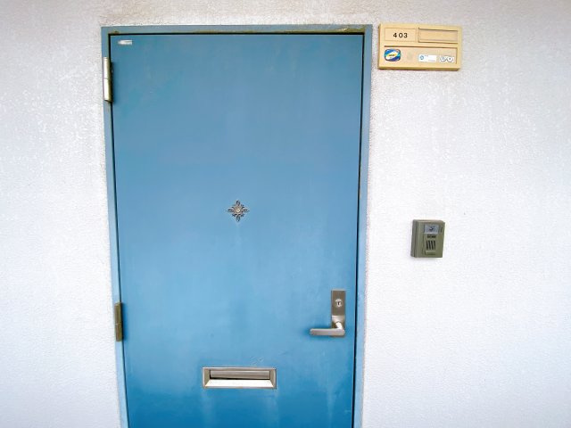 半田第３ロイヤルマンションの玄関