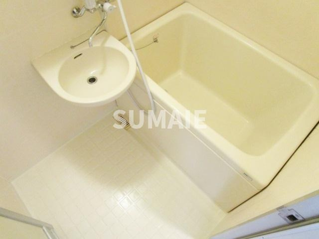 グリーンハイツ木村の浴室|清潔感のあるバスルームです。