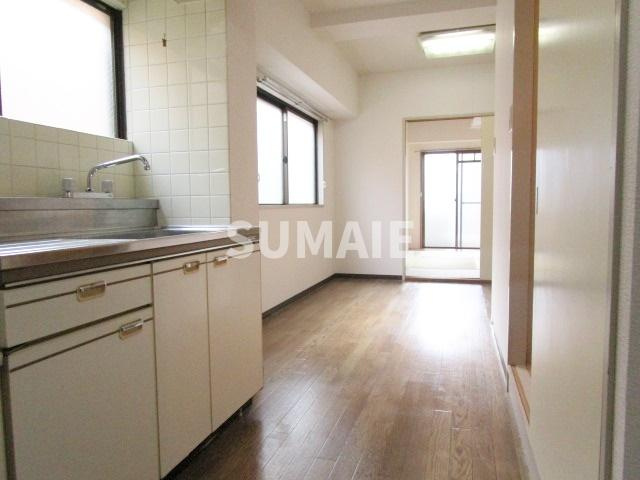 グリーンハイツ木村の居間・リビング|ダイニングスペース。