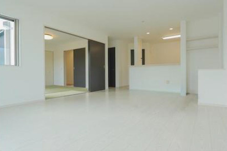 【居間・リビング】 | 邑楽郡大泉町東小泉　中古戸建
