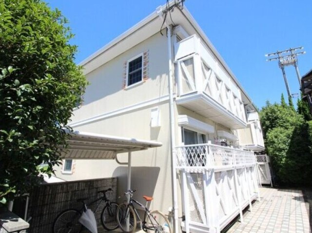ラフォーレ深井の外観