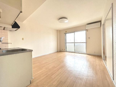 【居間・リビング】 | スカイ・パレスオオタ | リビング