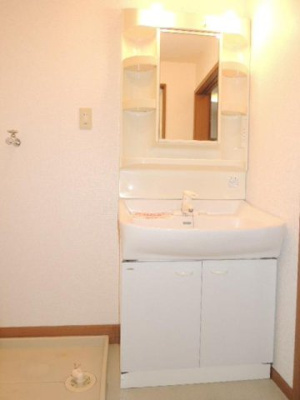 【洗面所】 | ベルラン８８ | 忙しい朝には欠かせない洗面所です