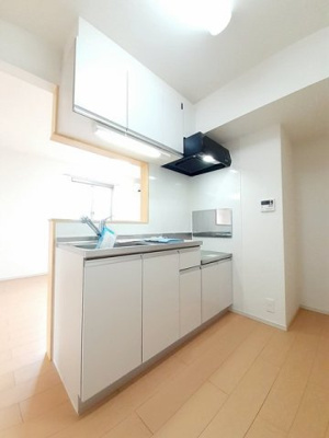 【キッチン】 | カミヤ | コンパクトなキッチンで掃除もラクラク