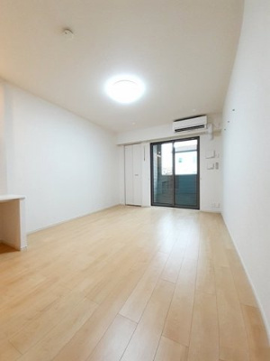 【居間・リビング】 | ルミナーレ | こちらのリビングで趣味の時間をお楽しみください