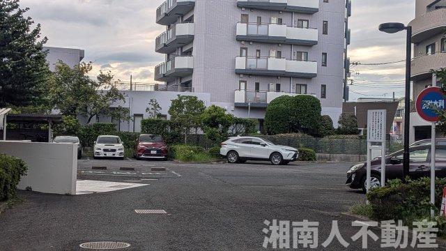 リノア湘南辻堂の駐車場|車をお持ちの方に嬉しい駐車場付きの物件です