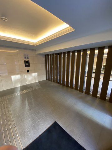 プレミスト京都烏丸御池のエントランス