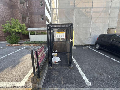 【駐車場】 | アヴァンギャルド | ゴミステーション