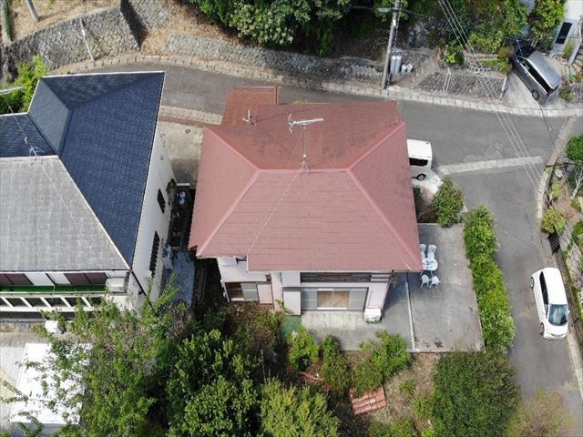 宇佐美みのりの村　温泉付き戸建て3LDKの前面道路含む現地写真|角地に位置しています