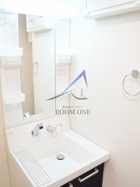 b’CASA Rの洗面所|独立洗面台です。