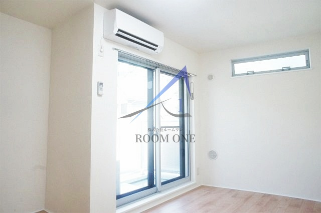 b’CASA Rの居間・リビング|洋室のお部屋です。