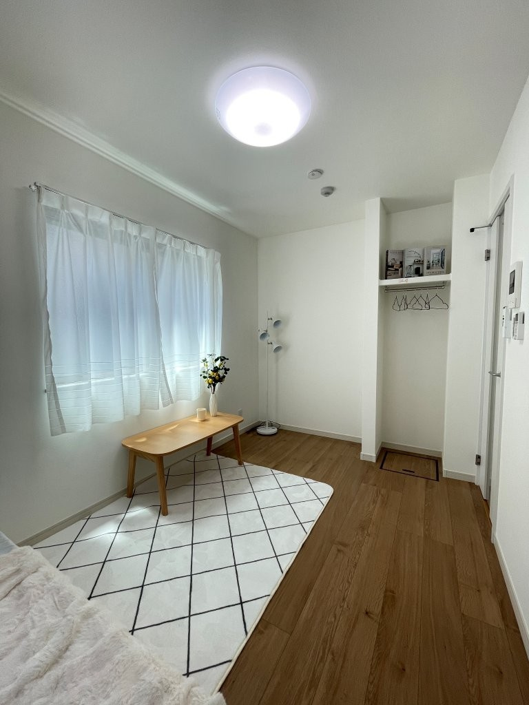 横須賀市追浜南町２丁目のアパートの居間・リビング|2面採光・角部屋♪明るい室内♪