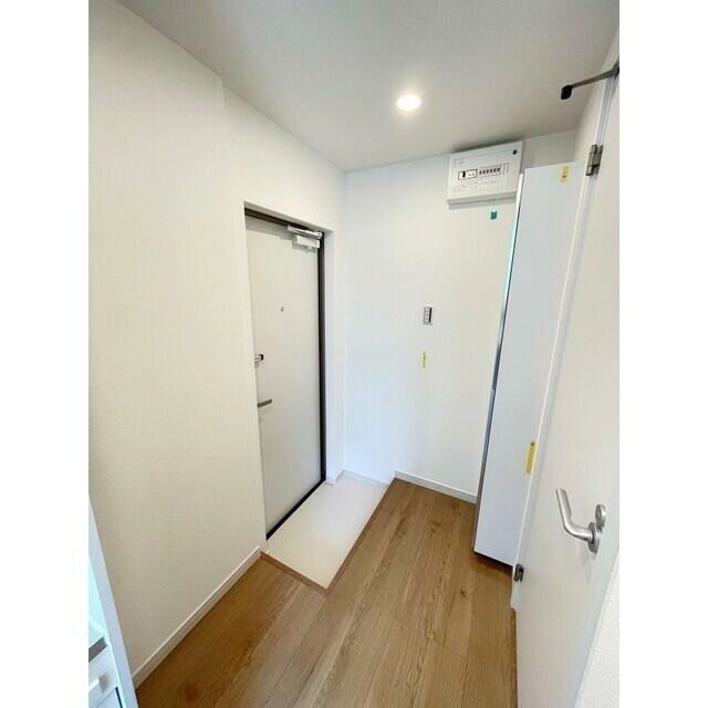 横須賀市追浜南町２丁目のアパートの玄関|整理のしやすいシューズボックス付き玄関♪