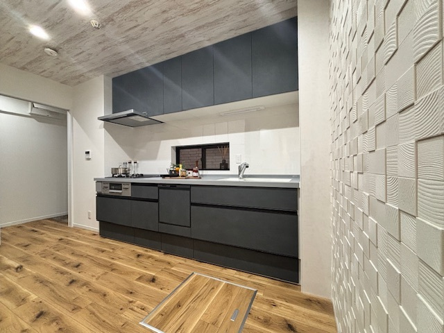 中銀茅ケ崎マンシオン【新規リフォーム済物件/132㎡超・３LDK/専用駐車場確保】のキッチン