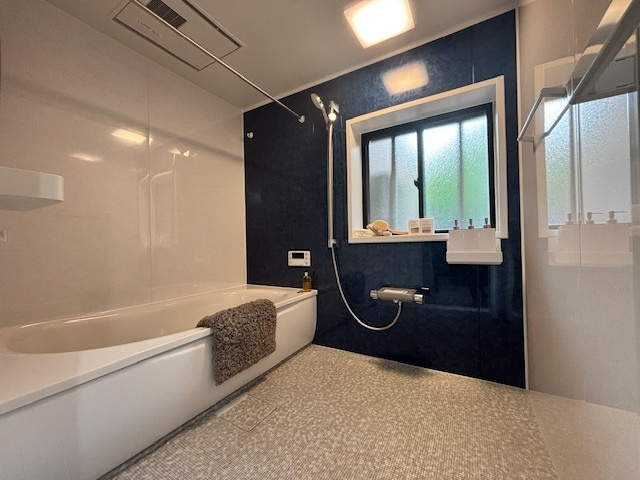 中銀茅ケ崎マンシオン【新規リフォーム済物件/132㎡超・３LDK/専用駐車場確保】の浴室