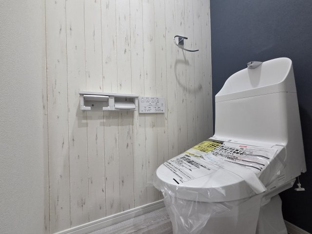 中銀茅ケ崎マンシオン【新規リフォーム済物件/132㎡超・３LDK/専用駐車場確保】のトイレ