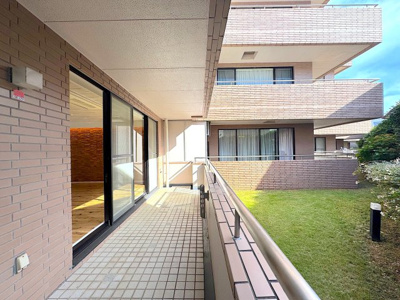 【バルコニー】 | 中銀茅ケ崎マンシオン【新規リフォーム済物件/132㎡超・３LDK/専用駐車場確保】