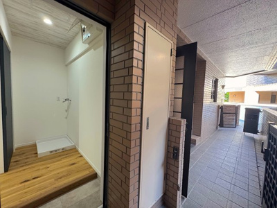 【玄関】 | 中銀茅ケ崎マンシオン【新規リフォーム済物件/132㎡超・３LDK/専用駐車場確保】