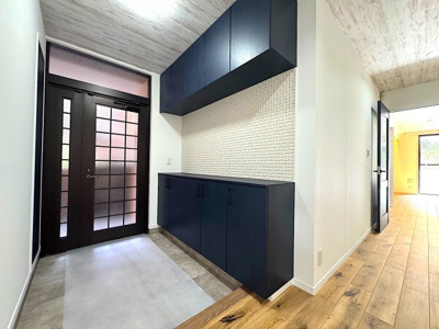 【玄関】 | 中銀茅ケ崎マンシオン【新規リフォーム済物件/132㎡超・３LDK/専用駐車場確保】