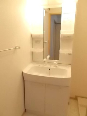 【洗面所】 | ソレイユ弐番館 | 明るい洗面所です