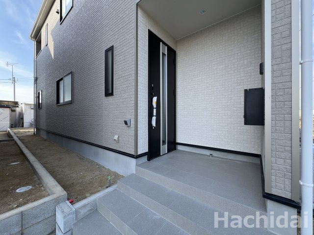 高浜市小池町第4　新築住宅＜3号棟＞のエントランス|モダンなエントランスホールです。訪れる方を心地よく迎えてくれます。