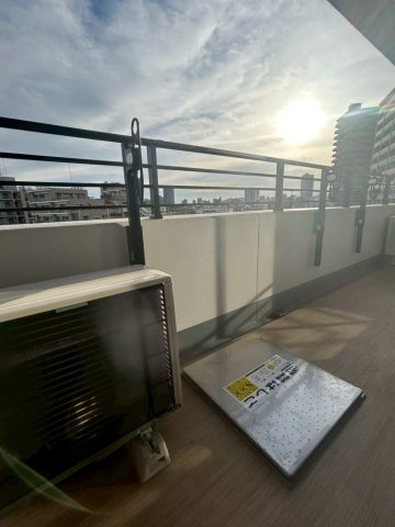 「防音マンション」（仮称）クリオ ラモード町田のバルコニー|建築中の写真になります。