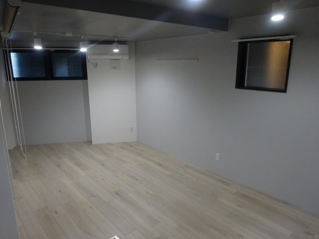 グランパークス本郷の洋室