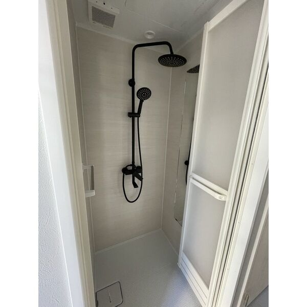 フローレスタナベのシャワールーム