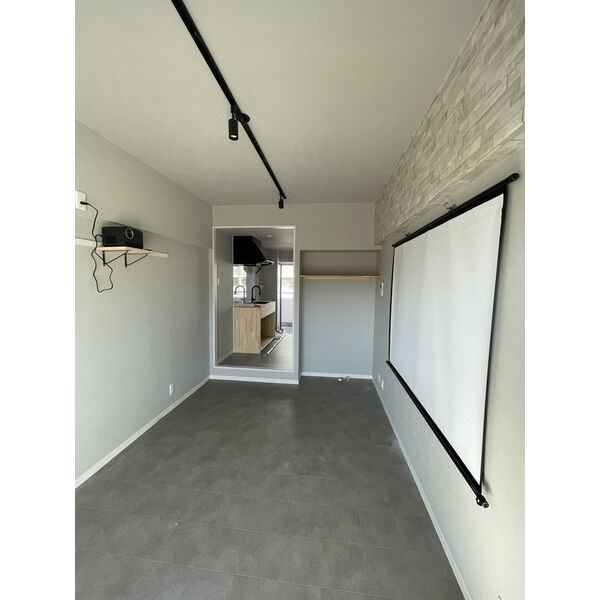 フローレスタナベの内装