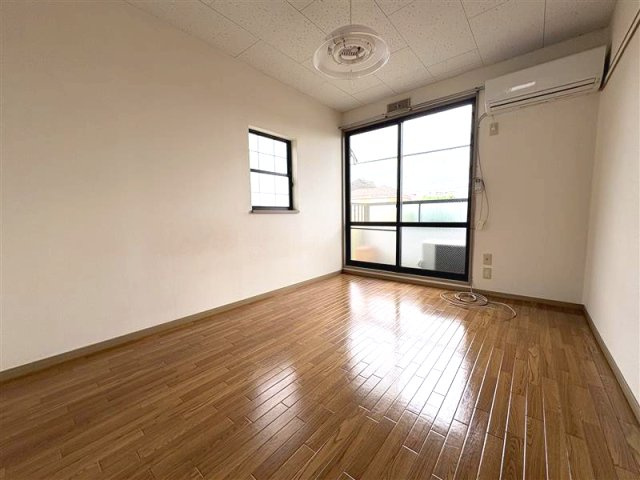 ブライトハイツの居間・リビング