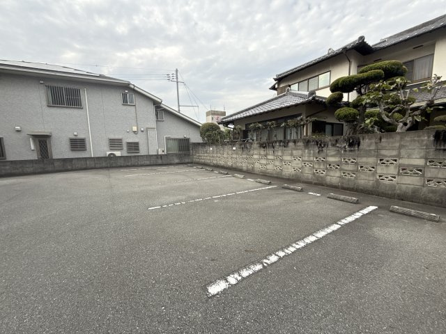 セジュール亀山　A棟の駐車場