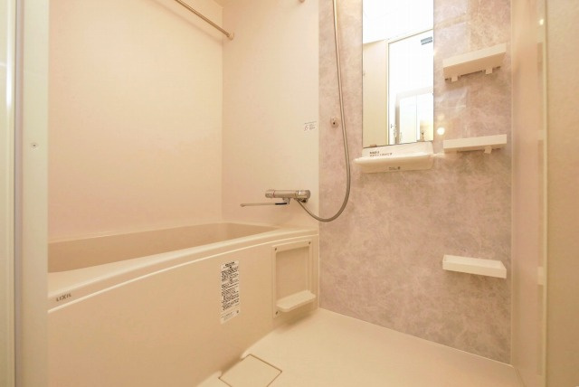 セレニテ難波ミラク参番館の浴室