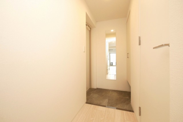 セレニテ難波ミラク参番館の玄関