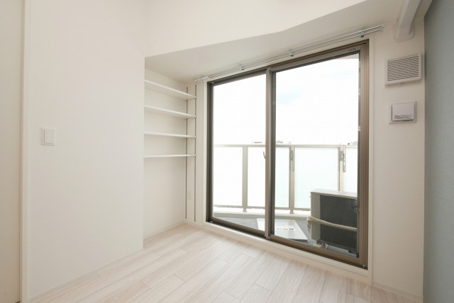 セレニテ難波ミラク参番館の洋室