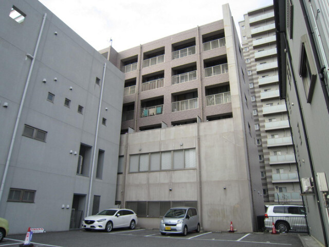 ウィング駅前ビルディングの外観