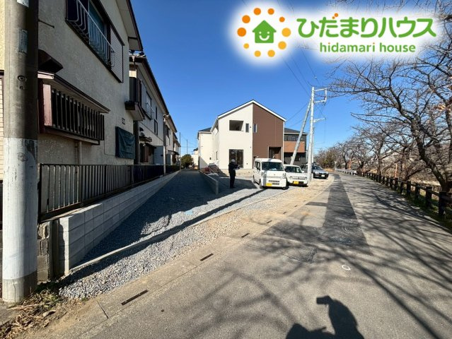 鴻巣市筑波第5　新築戸建　クレイドル06の前面道路含む現地写真