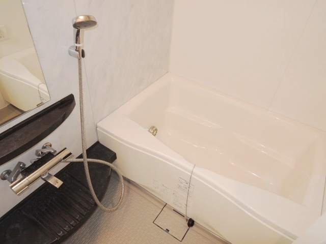 フェリチッタ川口の浴室|別号室の参考写真です。