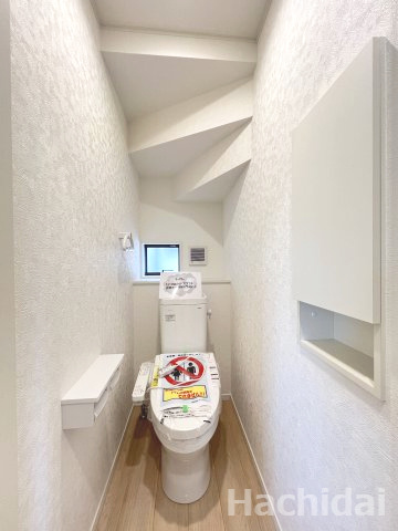 碧南市松江町第2　新築一戸建のトイレ