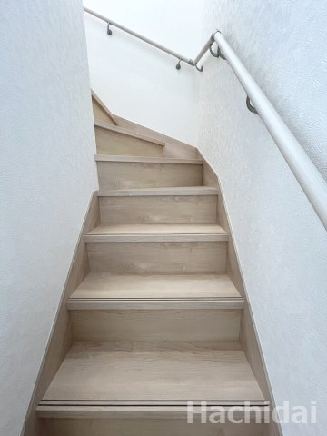 碧南市松江町第2　新築一戸建の内装|階段