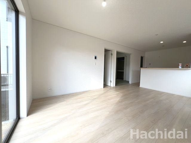 碧南市松江町第2　新築一戸建の居間・リビング