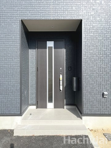 碧南市松江町第2　新築一戸建のエントランス