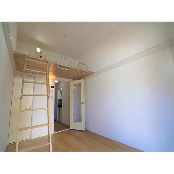 エスペランサ柴田の洋室