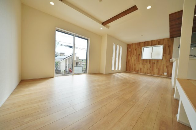 【横浜市旭区上白根2丁目43-1全2棟新築戸建て】★仲介手数料無料★（上白根北小学校・上白根北中学校）の居間・リビング