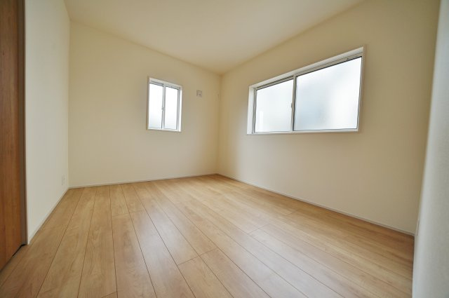 【横浜市旭区上白根2丁目43-1全2棟新築戸建て】★仲介手数料無料★（上白根北小学校・上白根北中学校）の洋室