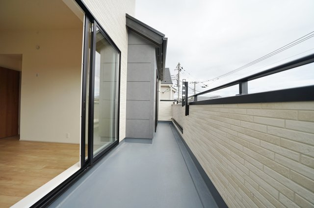 【横浜市旭区上白根2丁目43-1全2棟新築戸建て】★仲介手数料無料★（上白根北小学校・上白根北中学校）のバルコニー