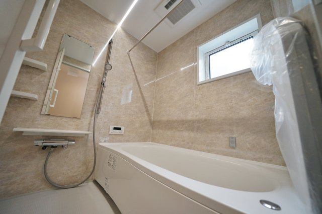 【横浜市旭区上白根2丁目43-1全2棟新築戸建て】★仲介手数料無料★（上白根北小学校・上白根北中学校）の浴室