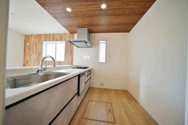 【横浜市旭区上白根2丁目43-1全2棟新築戸建て】★仲介手数料無料★（上白根北小学校・上白根北中学校）のキッチン