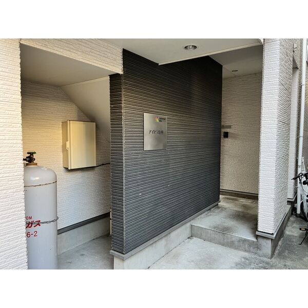 アイビス白壁　名古屋市賃貸　仲介手数料無料のエントランス