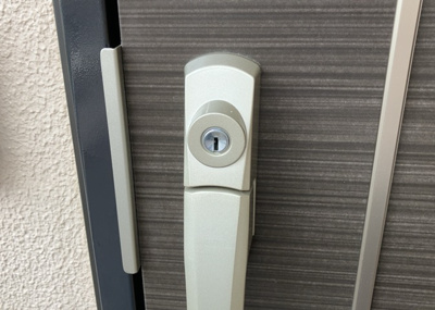 【防犯設備】 | 東建狭間マンション | 当然のことではありますが、オートロックやセンサーライト、ホームセキュリティーなどの防犯設備があれば、小さいお子様がいるご家庭も安心ですよね！まず物件購入の際は、防犯設備もチェックするようにしましょう。