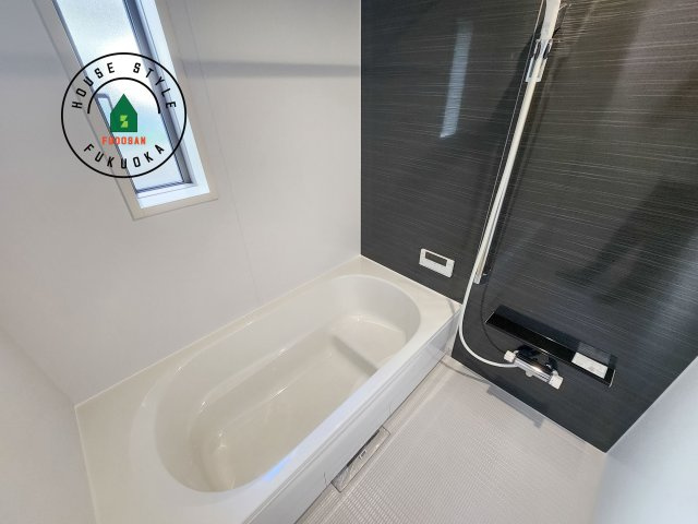 福岡市城南区干隈1丁目第4-2棟（1号棟）の浴室|浴室は一日の疲れを癒す場所だから、家族みんながゆったりできる快適設計。追い炊き機能付きオートバス。安定した温度で、いつでも快適に入浴できます。